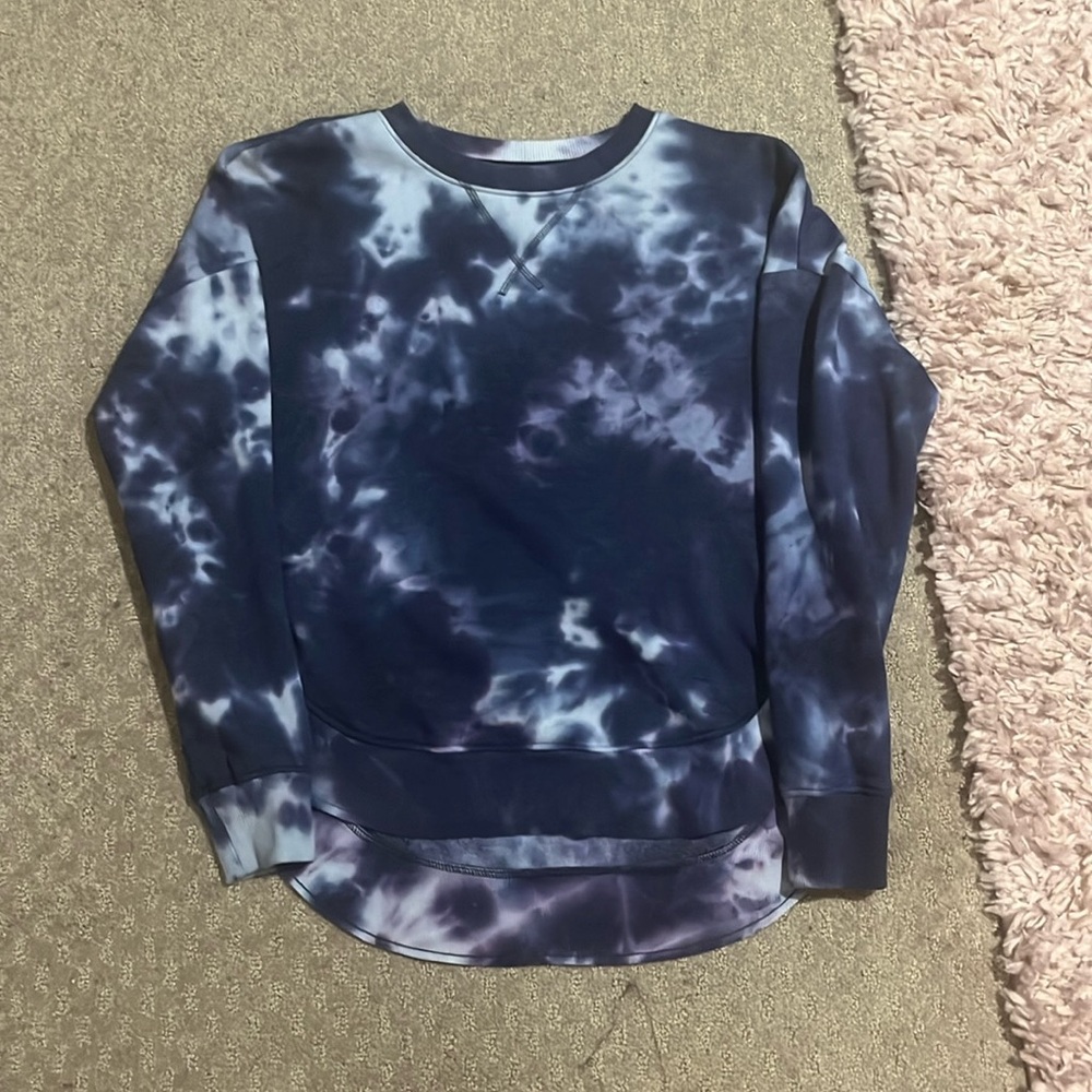 Women’s small, blue tie dye crew next sweatshirt! Willing to negotiate price😁